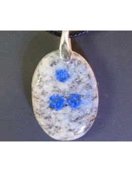 Pendentif ovale en argent 