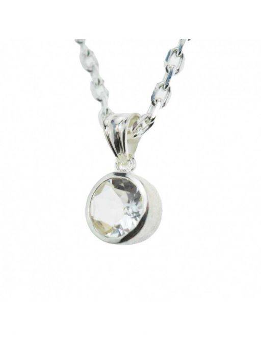 Pendentifrond en argent brossé et pierres facettées - Cristal de Roche Pendentifrond en argent brossé et pierres facettées - Cristal de Roche