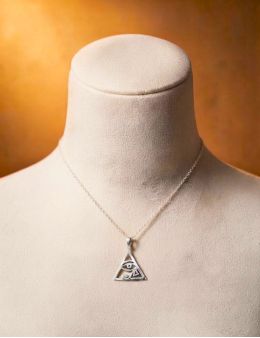 Pendentif triangle - Argenté - Oeil d'Horus